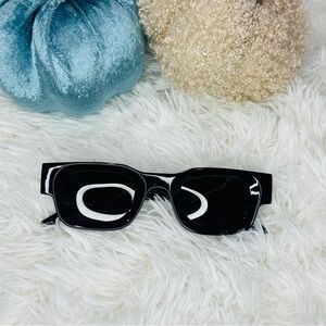 Faded sunglasses in black